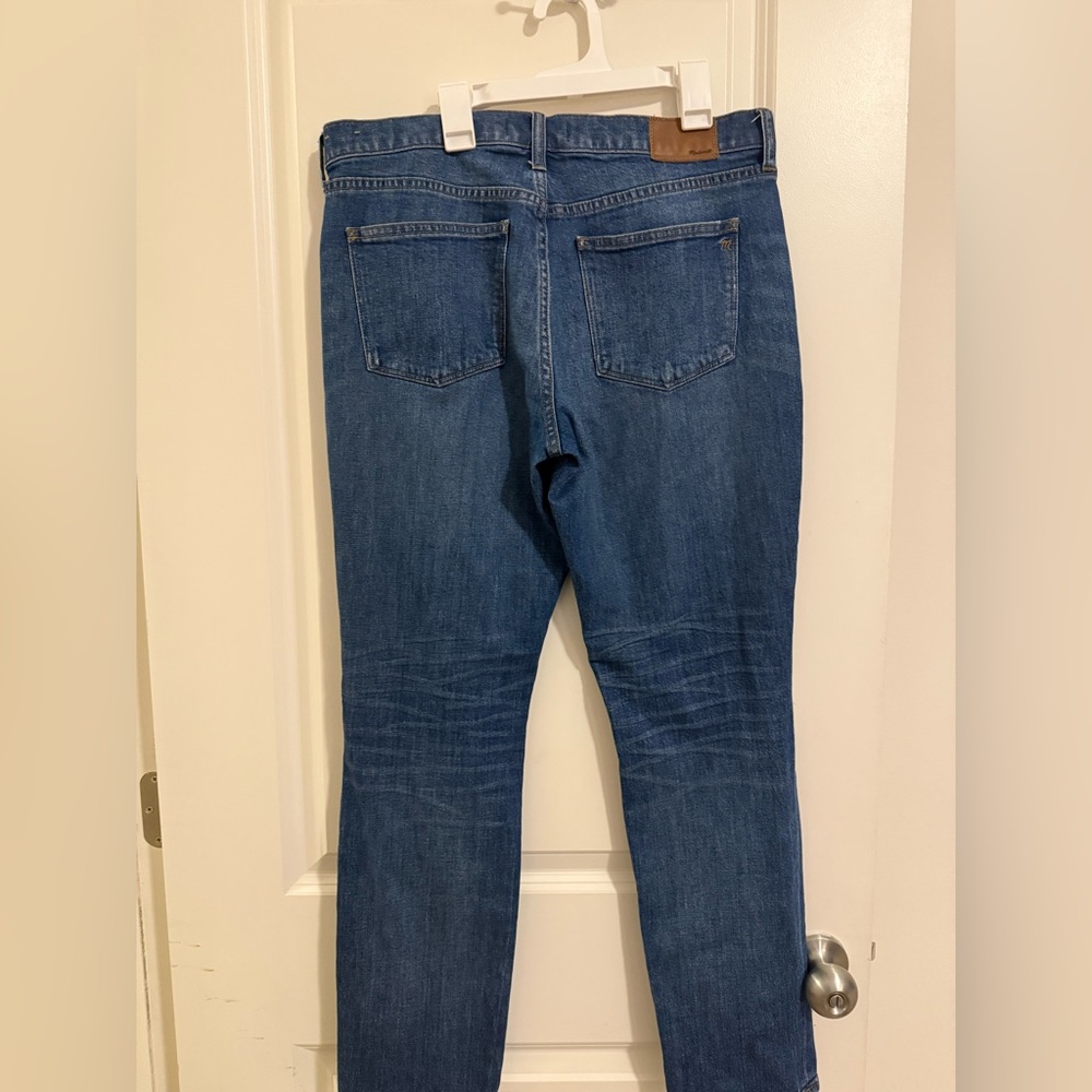Madewell Distressed The slim Boyjean in Medium Blue - Picture 7 of 8